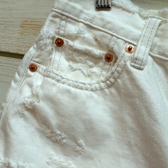 We The Free by Free People White Distressed Denim Shorts Size 26 - Picture 5 of 6